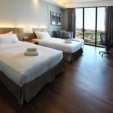 Shore Studio Rivercity View Malacca Exteriör bild