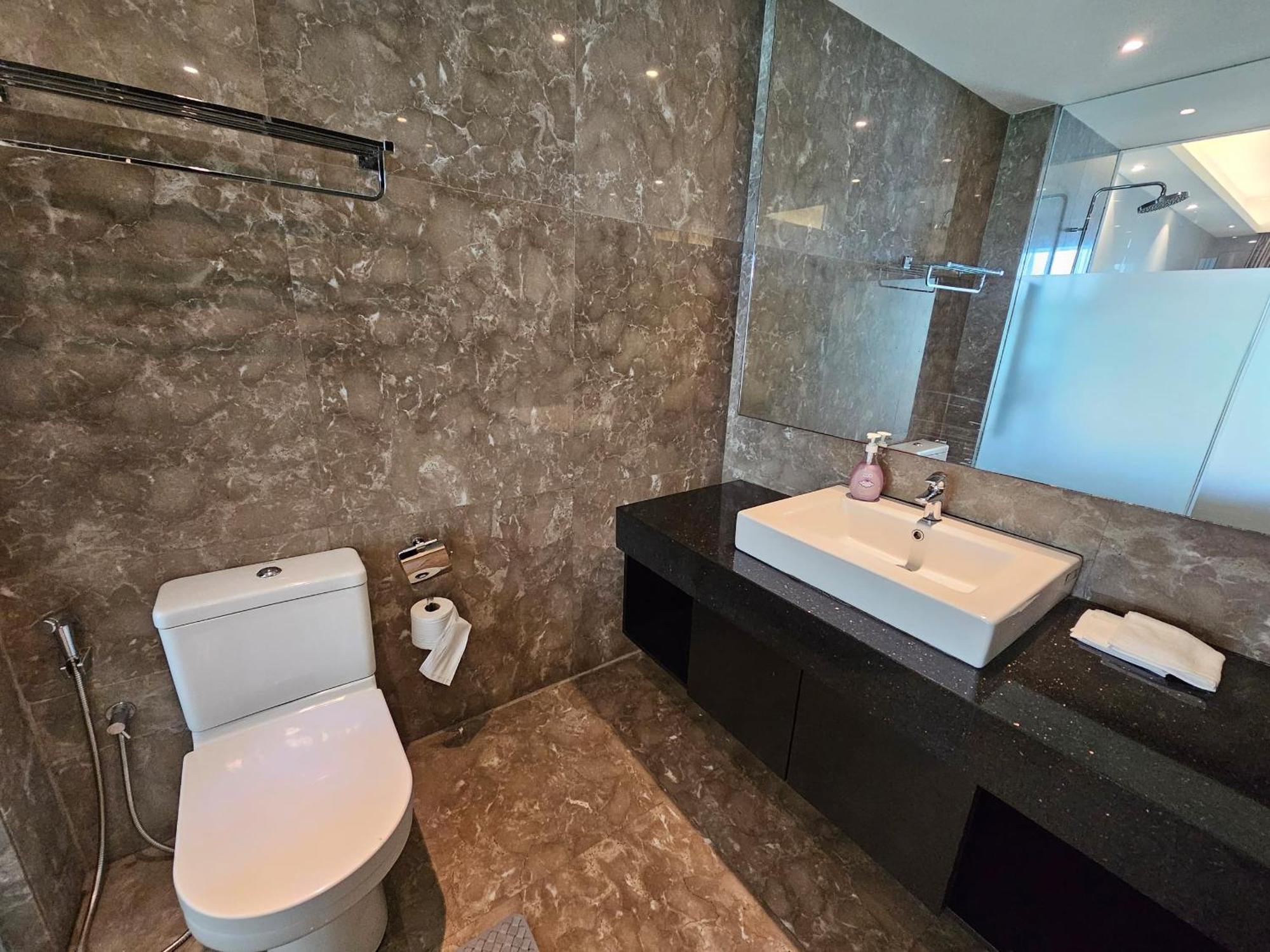 Shore Studio Rivercity View Malacca Exteriör bild